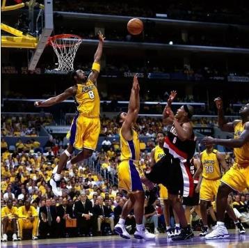 科比经典图片：回顾科比20年生涯20张经典照片