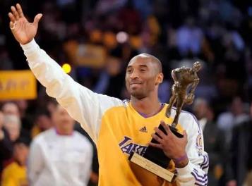 科比经典图片：回顾科比20年生涯20张经典照片