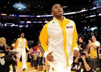 科比经典图片：回顾科比20年生涯20张经典照片