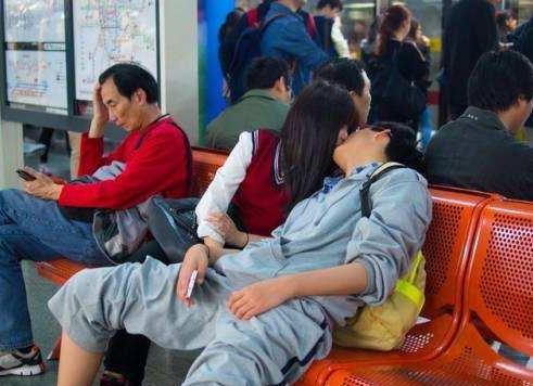 这个大叔很镇定