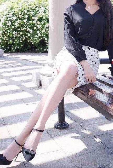 身材有料穿上包臀裙:女人才能显出女人味(图) 身材有料穿上包臀裙:女人才能显出女人味(图)