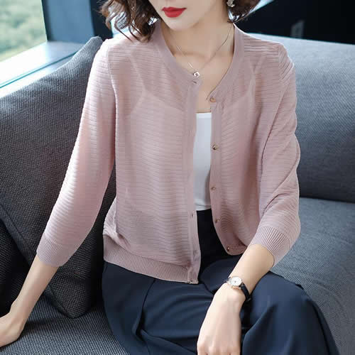 2018年春季新款开衫：简约百搭的条纹开衫