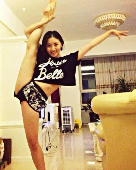 小姐姐优美的一字马姿势：最强一字马姿势（图）