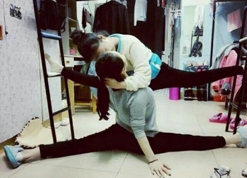 小姐姐优美的一字马姿势：最强一字马姿势（图）