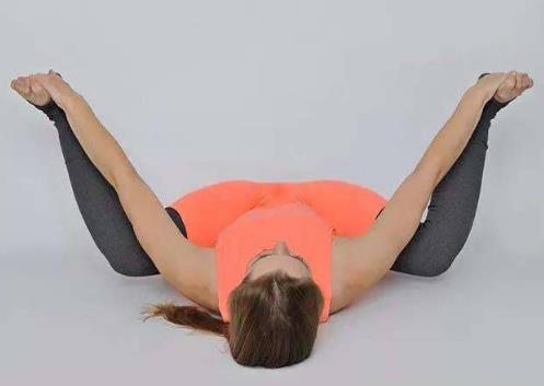 小肚子突出怎么办？6式瑜伽抹平你的小腹（图）