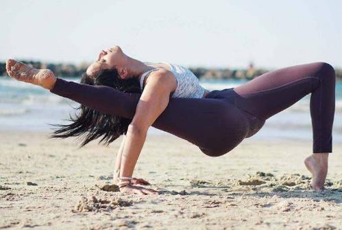 小肚子突出怎么办？6式瑜伽抹平你的小腹（图）