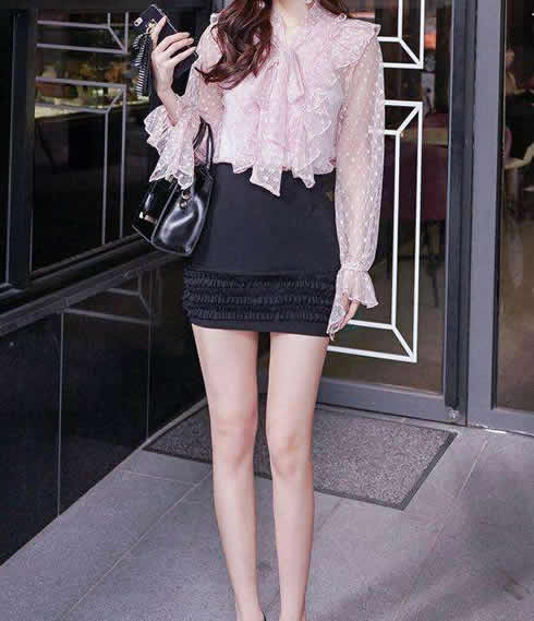 包臀裙搭配黑丝袜:女人有韵味显风情 包臀裙搭配黑丝袜:女人有韵味显风情