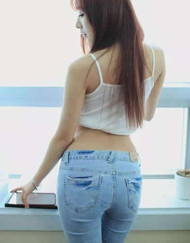 洗牛仔裤不褪色的7个小窍门 牛仔裤怎么洗不褪色 洗牛仔裤不褪色的7个小窍门 牛仔裤怎么洗不褪色