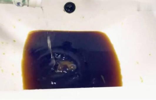 下水道堵了用这一招,几秒钟就能通!再也不用花钱去请人了!