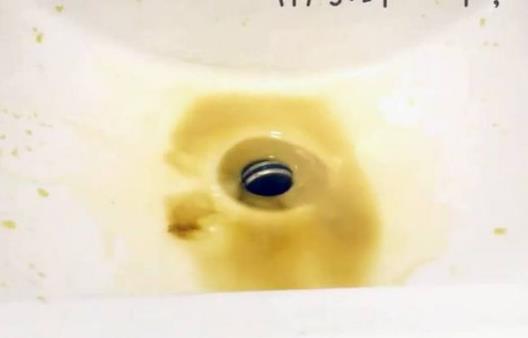 下水道堵了用这一招,几秒钟就能通!再也不用花钱去请人了!