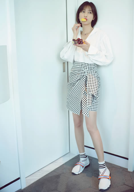 张俪少女装亮相：又酷又甜（图）