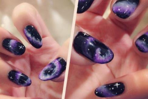 2018好看星空款式美甲图片：炫酷星空美甲神秘有帅气
