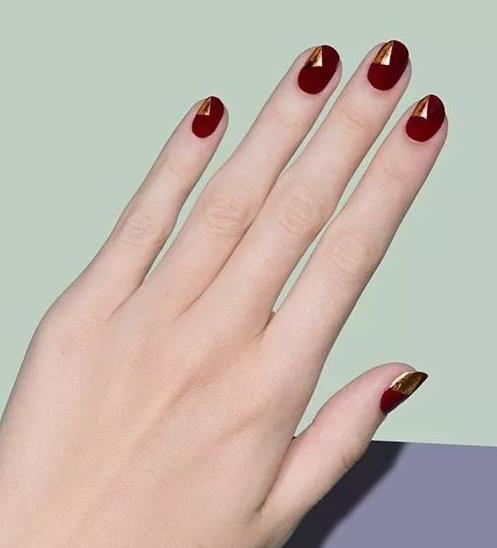 2018春季最流行的美甲图片：时尚简约春季美甲图片款式