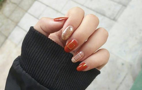 2018新款式美甲图片：2018流行美甲图片款式介绍