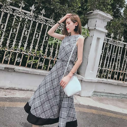 流行春季休闲套装2018：干净利落散发时尚韵味