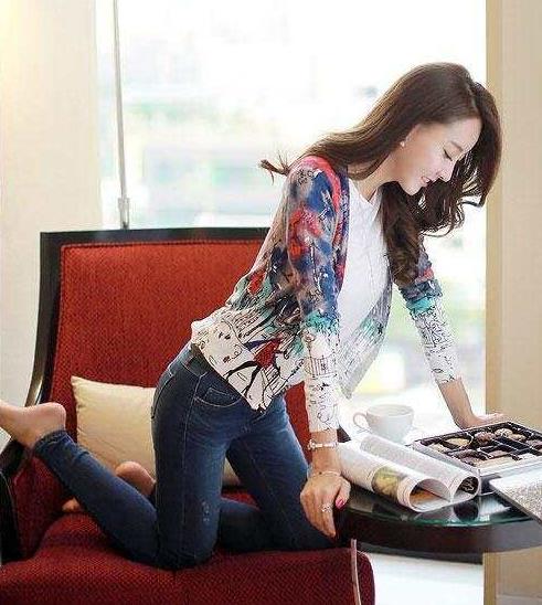 精致女人穿搭紧身裤更有韵味：轻松穿搭出视觉美