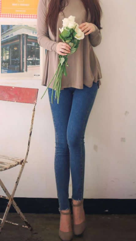 精致女人穿搭紧身裤更有韵味：轻松穿搭出视觉美