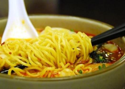 辟谣！吃完方便面30天才能消化：真相是这样