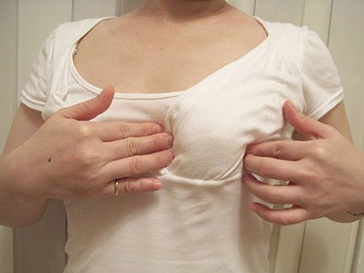 女人胸怎样按摩能丰胸:真人示范教你按摩丰胸 女人胸怎样按摩能丰胸:真人示范教你按摩丰胸