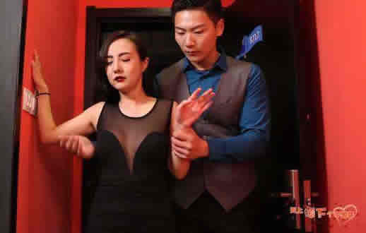 天上掉下个干露露 天上掉下个干露露