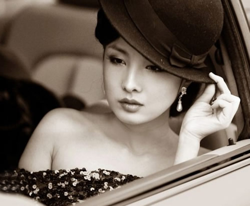 甘露露奇葩装扮博眼球：干露露亮相自行车展（图）