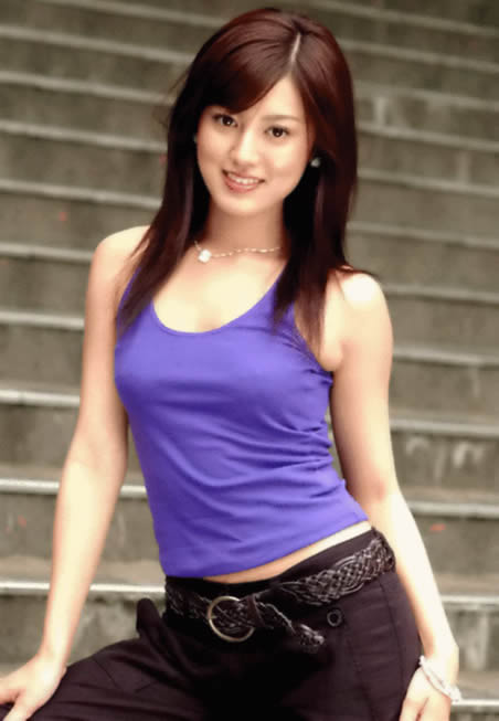 夜晚的大巴车上：我和邻座美女在大巴车上偶遇经过