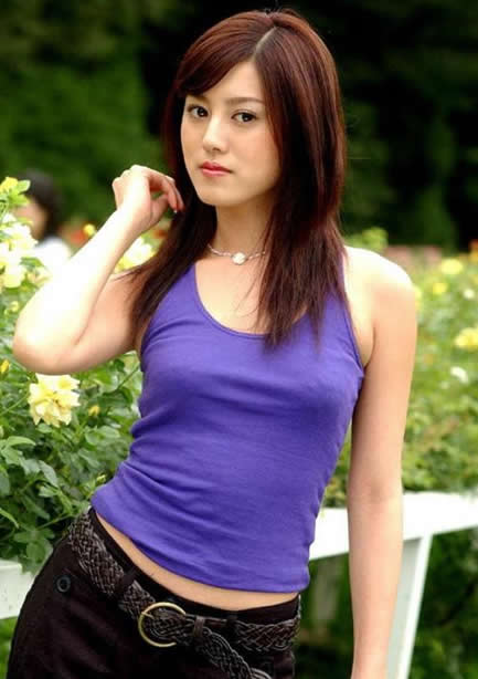 夜晚的大巴车上：我和邻座美女在大巴车上偶遇经过