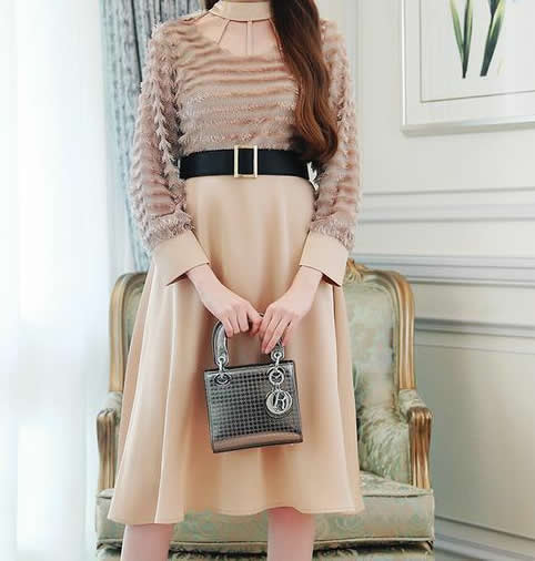 2018穿上优雅气质连衣裙：春季散发十足女人味