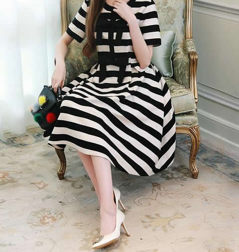 2018穿上优雅气质连衣裙：春季散发十足女人味