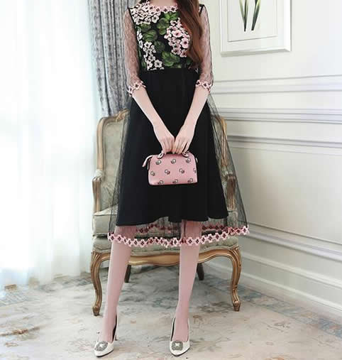 2018穿上优雅气质连衣裙：春季散发十足女人味