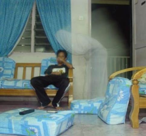 清晰灵异照片大全,网络上的照片上的鬼影