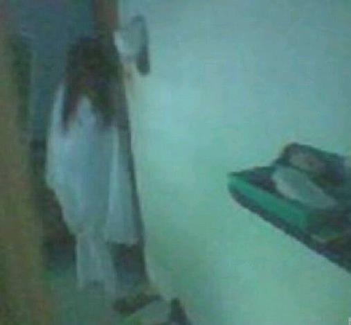 清晰灵异照片大全,网络上的照片上的鬼影