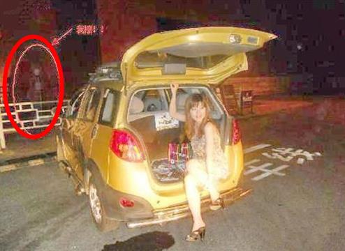 清晰灵异照片大全,网络上的照片上的鬼影