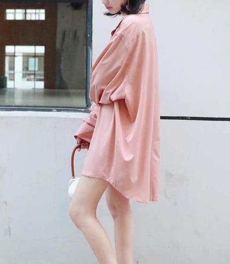 早春搭配这几款衬衣:2018早春最美穿搭欣赏 早春搭配这几款衬衣:2018早春最美穿搭欣赏