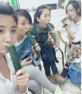 老婆和闺蜜聚餐