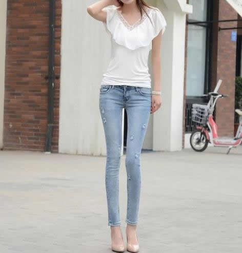春季简单着装牛仔裤:年轻靓丽(图) 春季简单着装牛仔裤:年轻靓丽(图)