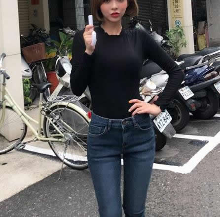 春季简单着装牛仔裤:年轻靓丽(图) 春季简单着装牛仔裤:年轻靓丽(图)