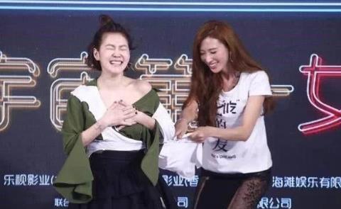 林志玲小s真人秀节目扒衣掀裙子：看了好羞涩（图）