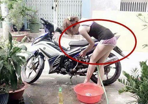 嫂子歇会，我自己洗吧