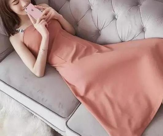 连衣裙时髦优雅又迷人,女人魅力无限（图）