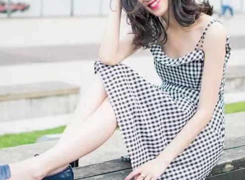 连衣裙时髦优雅又迷人,女人魅力无限（图）