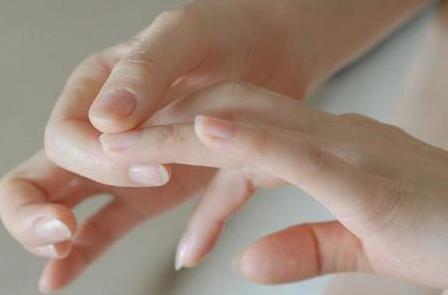身体好不好,看指甲就知道!长这8种指甲的人注意了