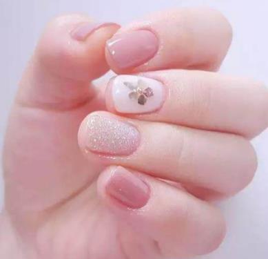 2018什么款式美甲图片比较流行,美甲图片2018新款式