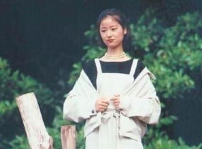 朱茵蔡少芬和林心如20岁照片大放送：纯天然美女