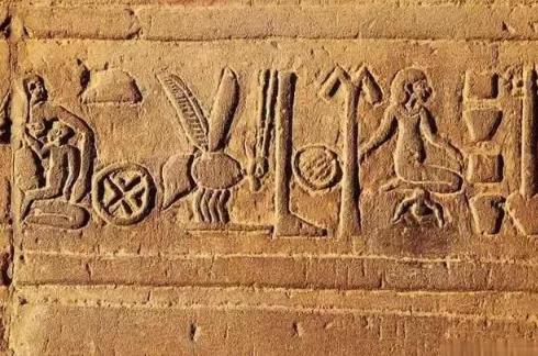 原来古代人可以蹲着生娃?这些花式分娩的方法涨知识啦! 原来古代人可以蹲着生娃?这些花式分娩的方法涨知识啦!