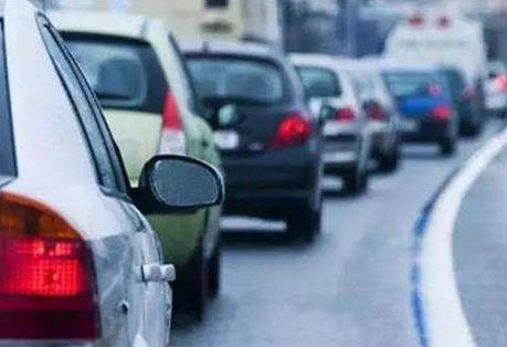 堵车时这么做 教你省出一箱油!（图）