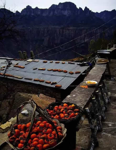 悬崖上的村庄:郭亮村世界最危险的村庄(大自然的鬼斧神工) 悬崖上的村庄:郭亮村世界最危险的村庄(大自然的鬼斧神工)