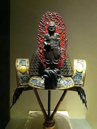 史上千奇百怪的头盔：日本奇葩头盔图片欣赏