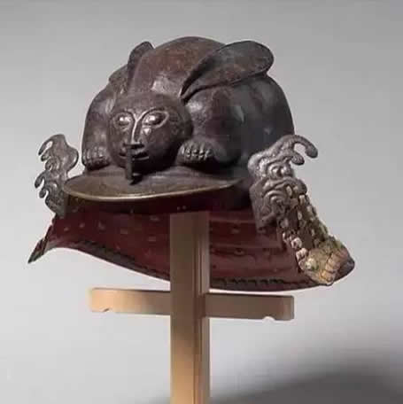 史上千奇百怪的头盔：日本奇葩头盔图片欣赏