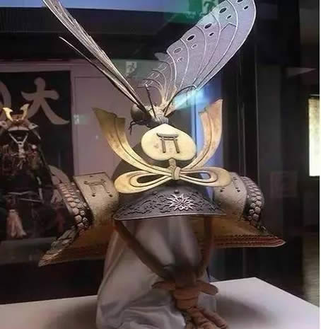 史上千奇百怪的头盔：日本奇葩头盔图片欣赏